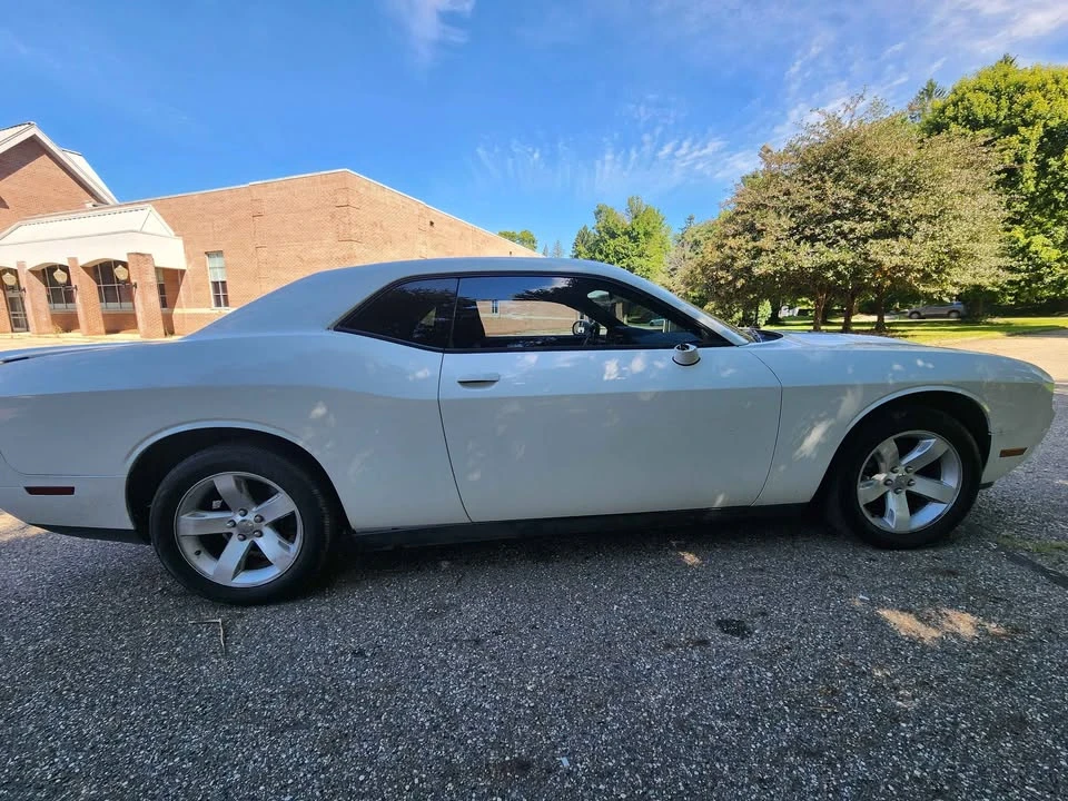 2012 Dodge Challenger 3rd Gen - Image 5 of 10