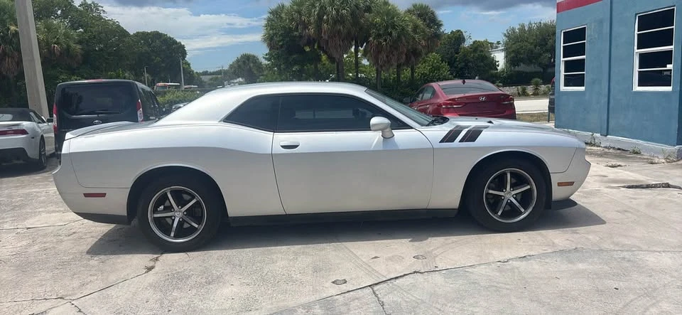2012 Dodge Challenger 3rd Gen - Image 5 of 14