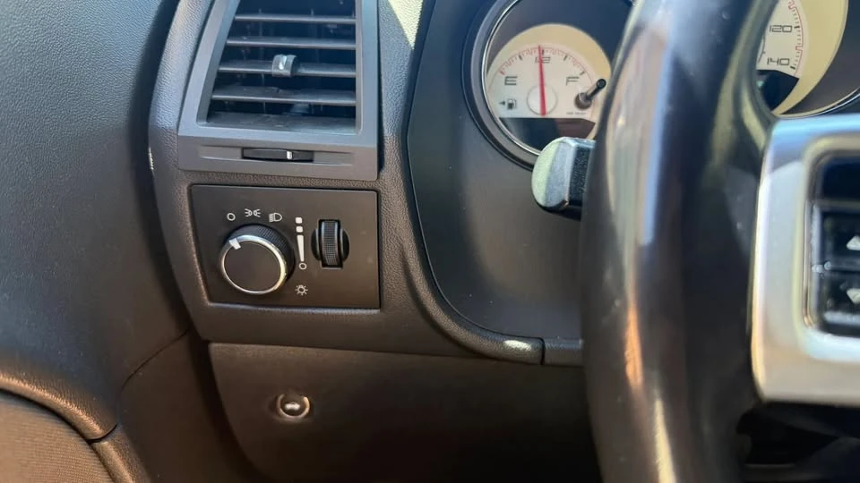 2012 Dodge Challenger 3rd Gen - Image 15 of 19