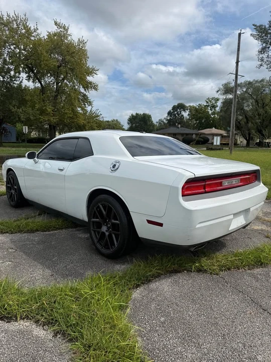 2012 Dodge Challenger 3rd Gen - Image 5 of 11