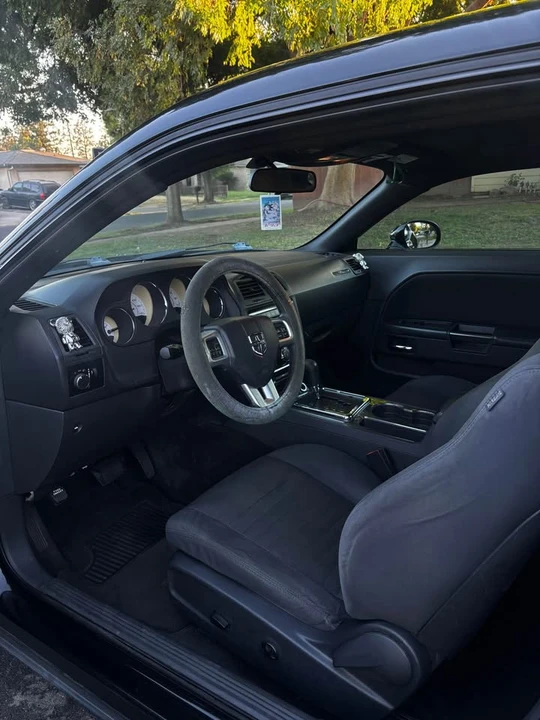 2012 Dodge Challenger 3rd Gen - Image 4 of 10