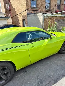 2012 Dodge Challenger SXT Coupe
