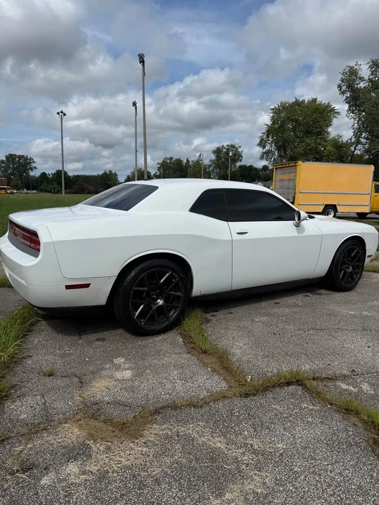 2012 Dodge Challenger 3rd Gen - Image 3 of 11