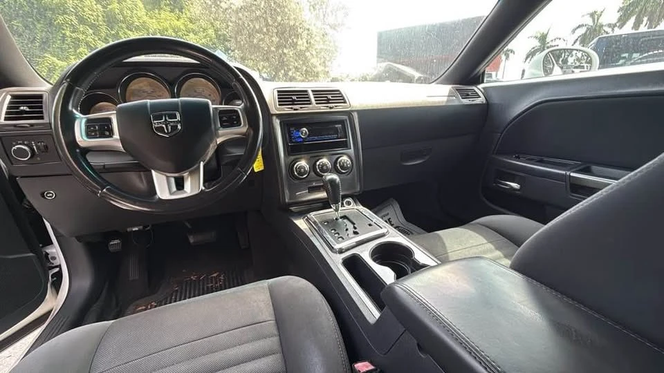 2012 Dodge Challenger 3rd Gen - Image 5 of 6