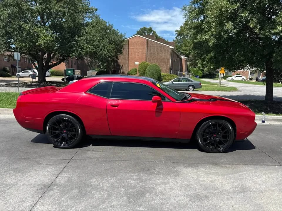 2012 Dodge Challenger 3rd Gen - Image 5 of 20