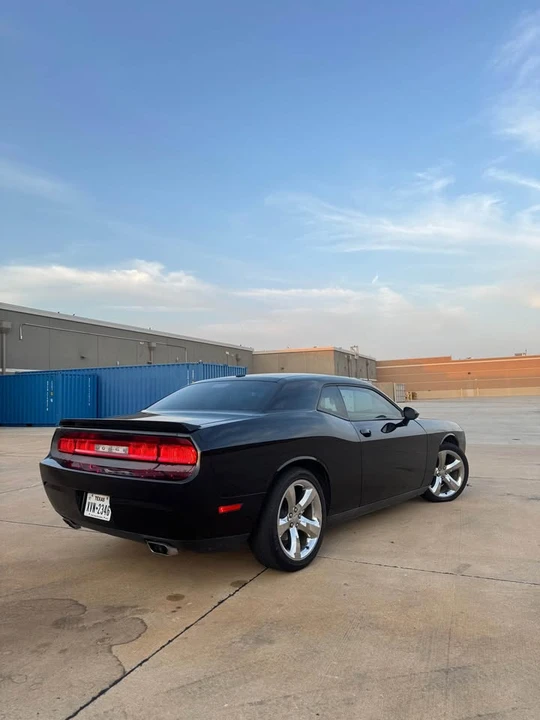 2012 Dodge Challenger 3rd Gen - Image 5 of 16