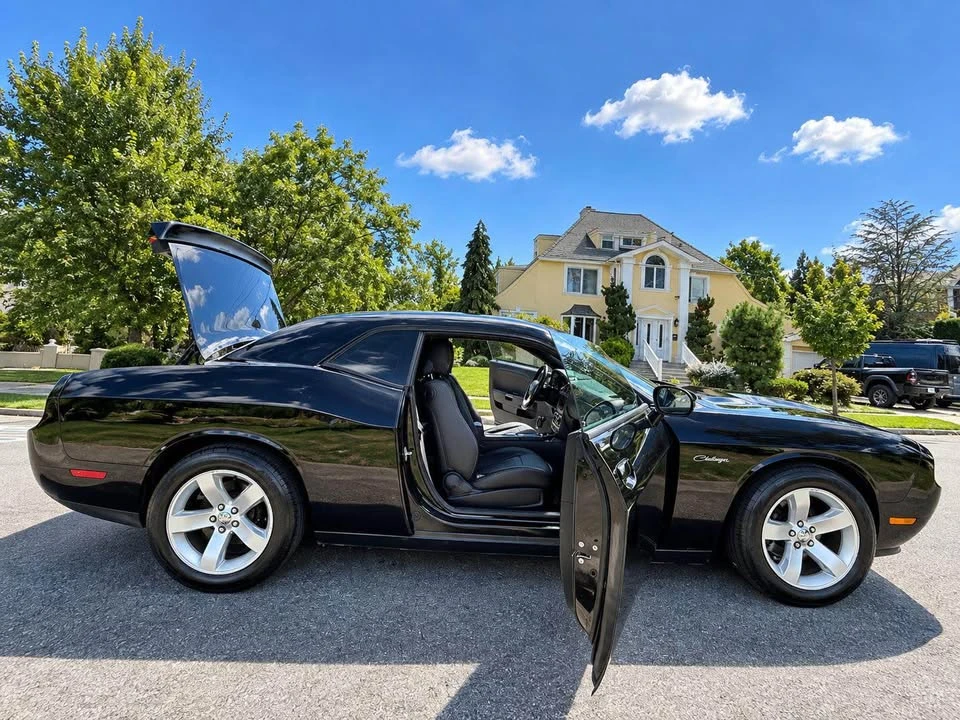 2012 Dodge Challenger 3rd Gen - Image 9 of 18