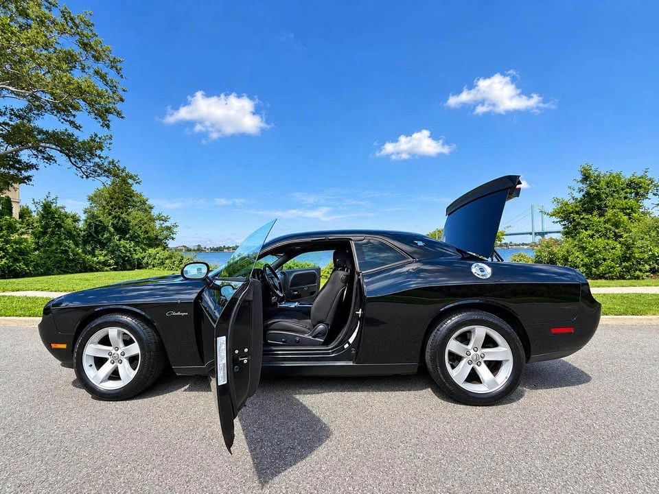 2012 Dodge Challenger 3rd Gen - Image 8 of 18