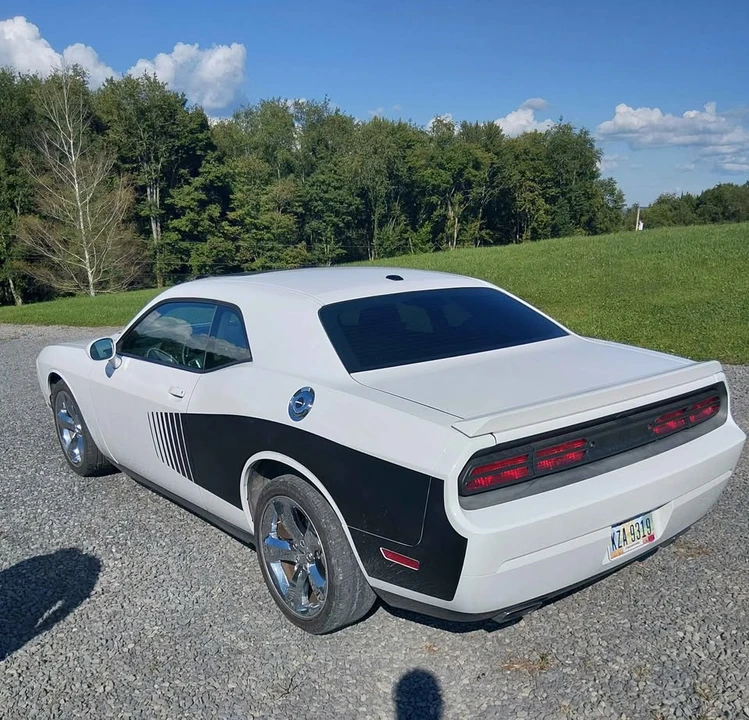 2012 Dodge Challenger 3rd Gen - Image 4 of 5