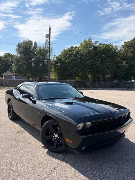 2012 Dodge Challenger 3rd Gen - Image 3 of 11