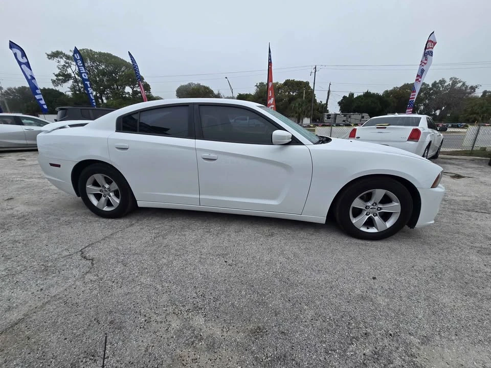 2012 Dodge Charger 7th Gen - Image 2 of 8