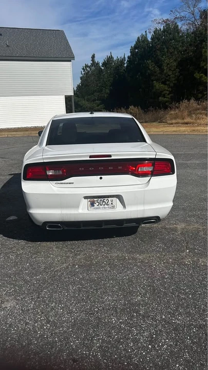 2012 Dodge Charger 7th Gen - Image 2 of 5
