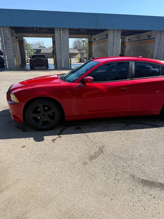 2012 Dodge Charger 7th Gen - Image 9 of 14