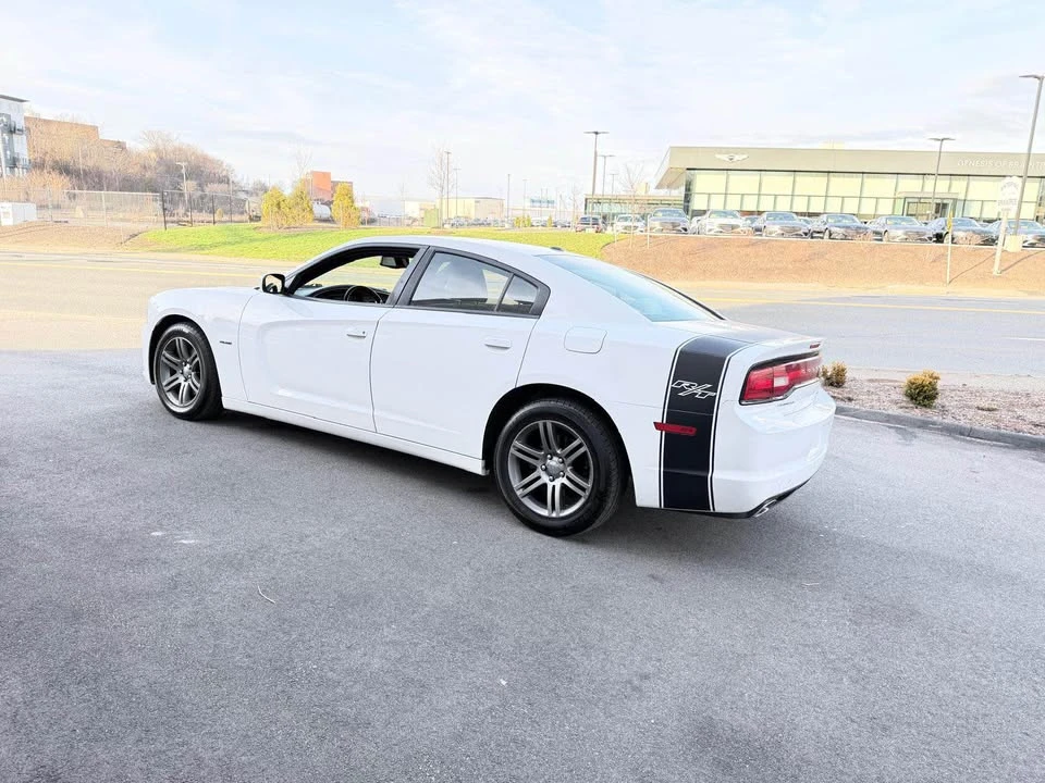 2012 Dodge Charger 7th Gen - Image 4 of 10