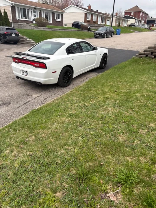 2012 Dodge Charger 7th Gen - Image 9 of 15