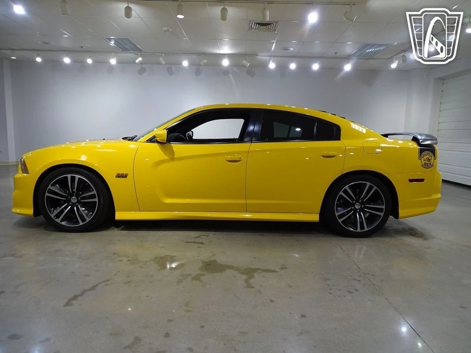 2012 Dodge Charger 7th Gen - Image 9 of 21