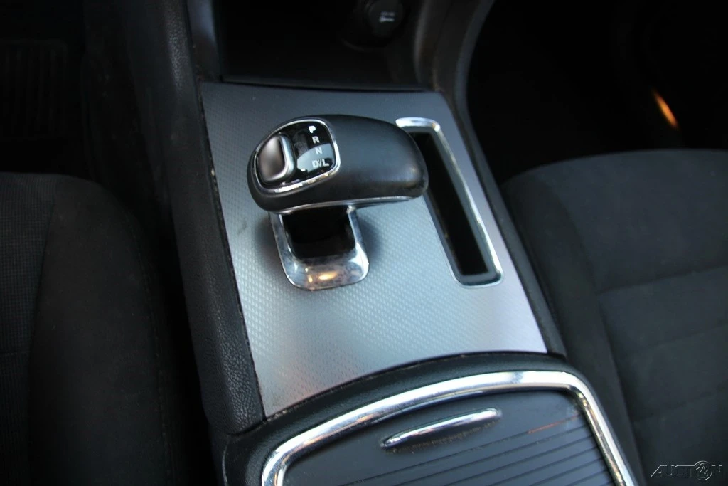 2012 Dodge Charger 7th Gen - Image 17 of 21
