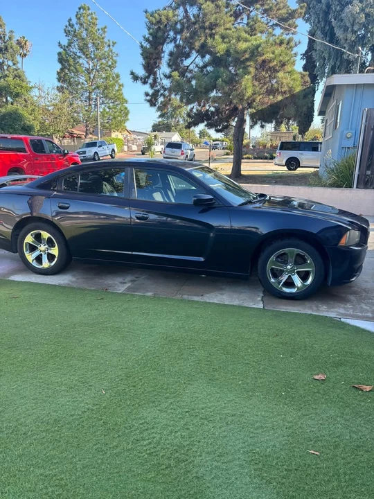 2012 Dodge Charger 7th Gen - Image 2 of 8