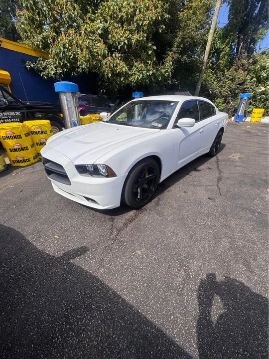 2012 Dodge Charger 7th Gen - Image 4 of 8