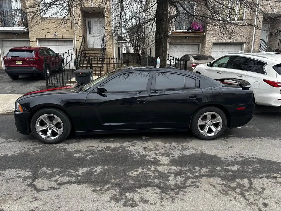 2012 Dodge Charger 7th Gen - Image 2 of 8