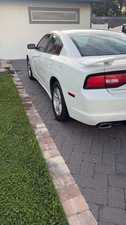 2012 Dodge Charger 7th Gen - Image 3 of 8