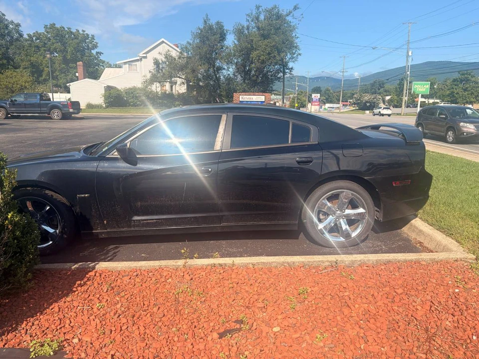 2012 Dodge Charger 7th Gen - Image 4 of 4