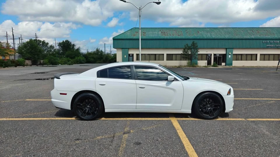 2012 Dodge Charger 7th Gen - Image 6 of 10