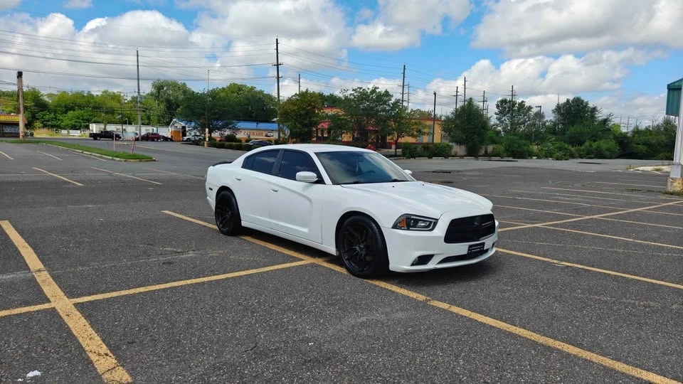 2012 Dodge Charger 7th Gen - Image 2 of 10