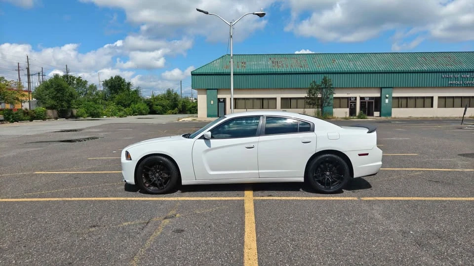 2012 Dodge Charger 7th Gen - Image 5 of 10