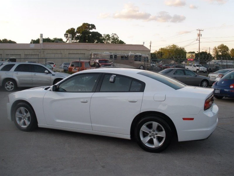 2012 Dodge Charger 7th Gen - Image 9 of 20
