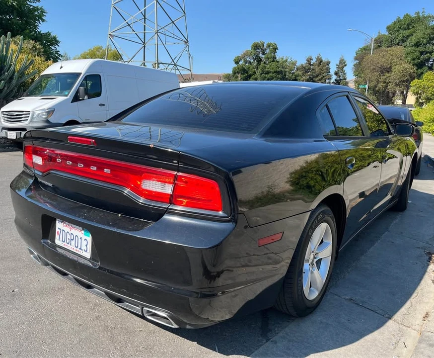 2012 Dodge Charger 7th Gen - Image 2 of 8