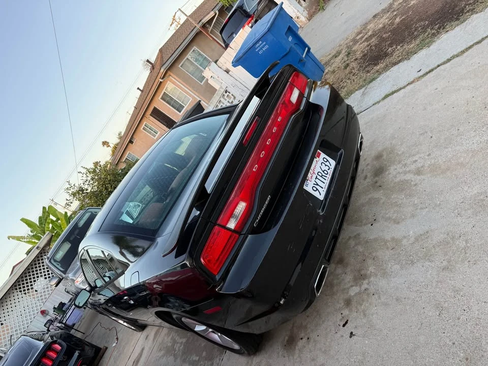 2012 Dodge Charger 7th Gen - Image 5 of 8