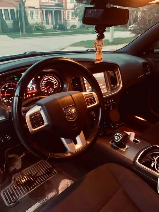 2012 Dodge Charger 7th Gen - Image 5 of 9