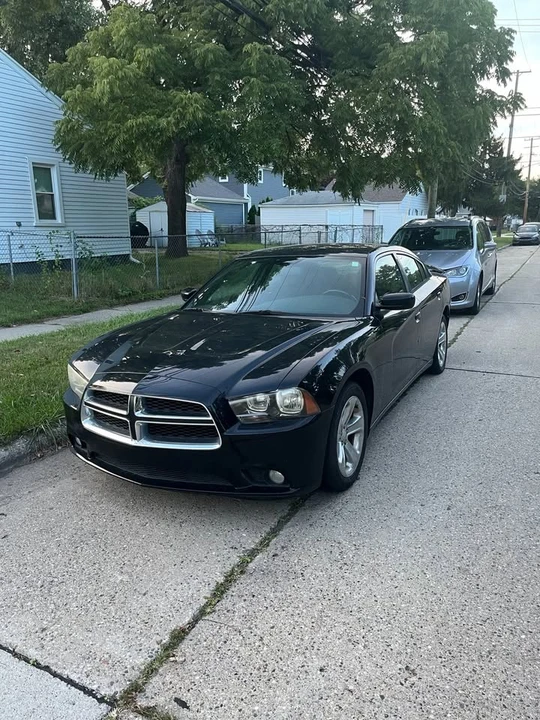 2012 Dodge Charger 7th Gen - Image 4 of 8