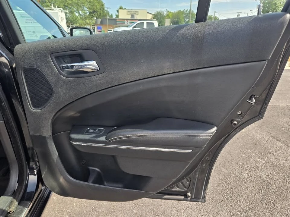 2012 Dodge Charger 7th Gen - Image 13 of 19