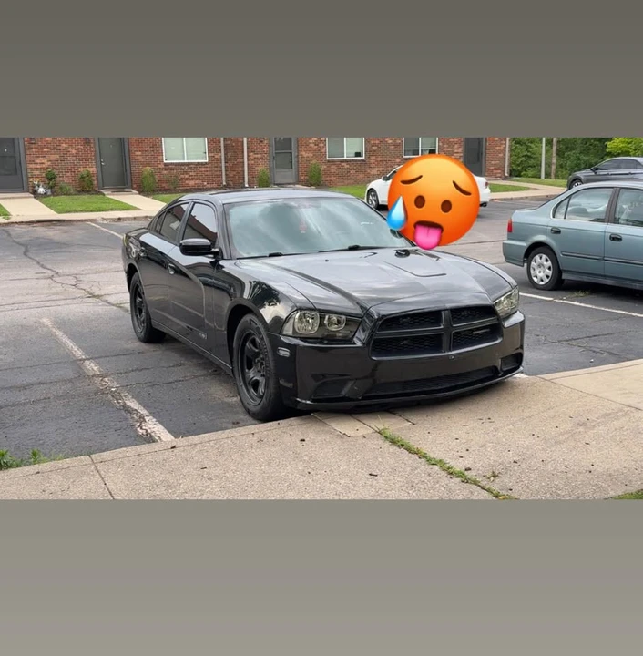 2012 Dodge Charger 7th Gen - Image 2 of 7