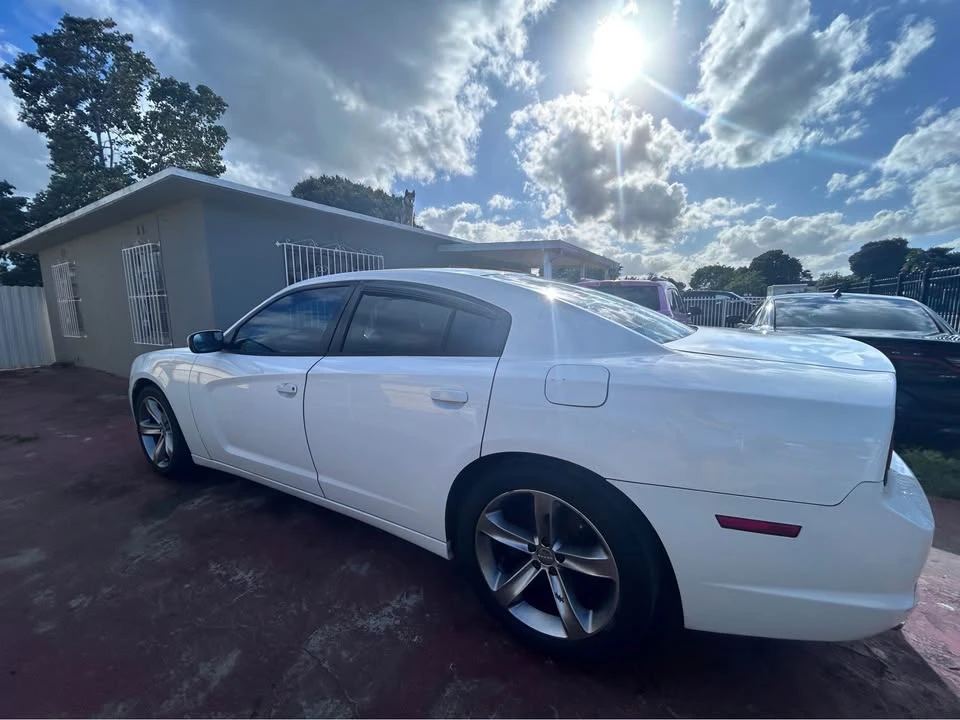 2012 Dodge Charger 7th Gen - Image 6 of 10