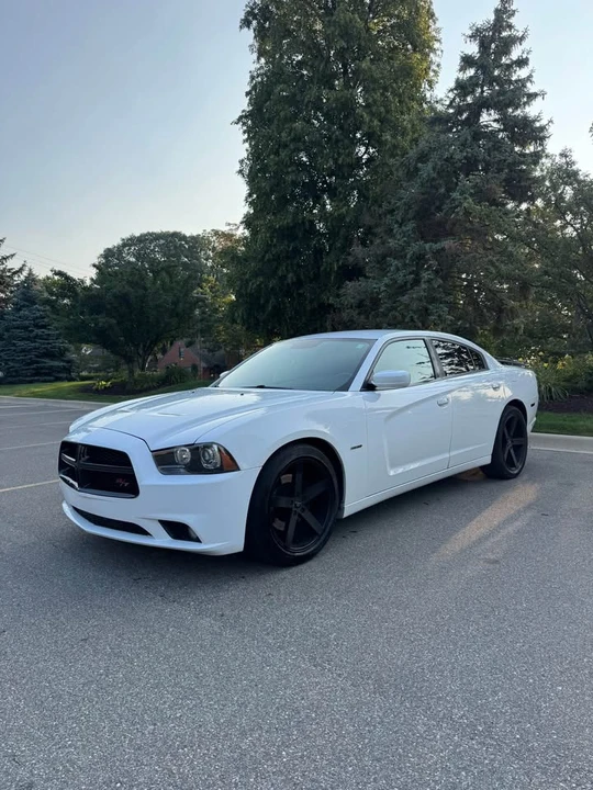 2012 Dodge Charger 7th Gen - Image 6 of 12