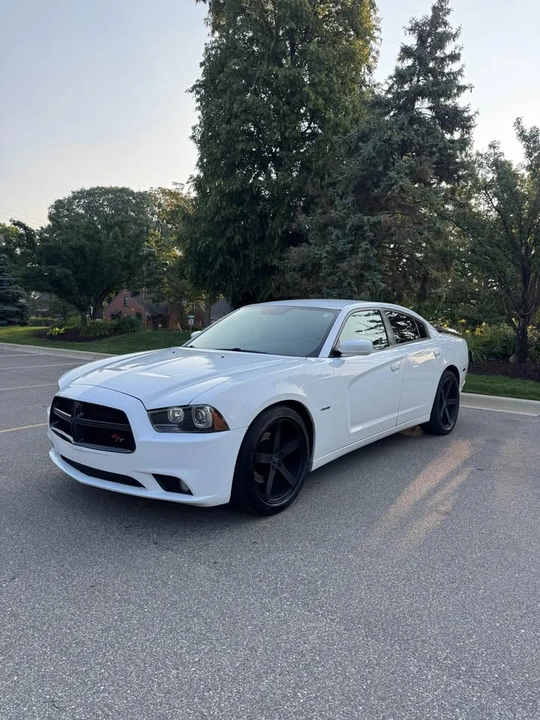 2012 Dodge Charger 7th Gen - Image 5 of 12