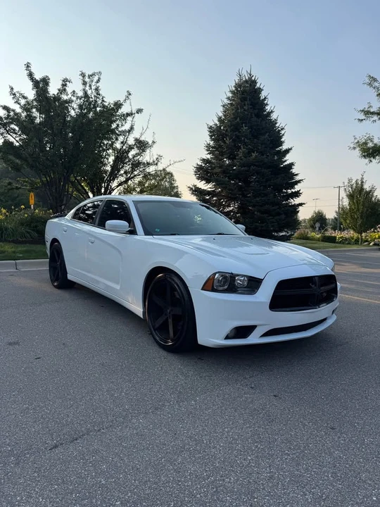 2012 Dodge Charger 7th Gen - Image 3 of 12
