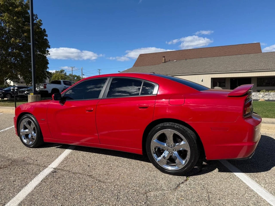 2012 Dodge Charger 7th Gen - Image 5 of 31
