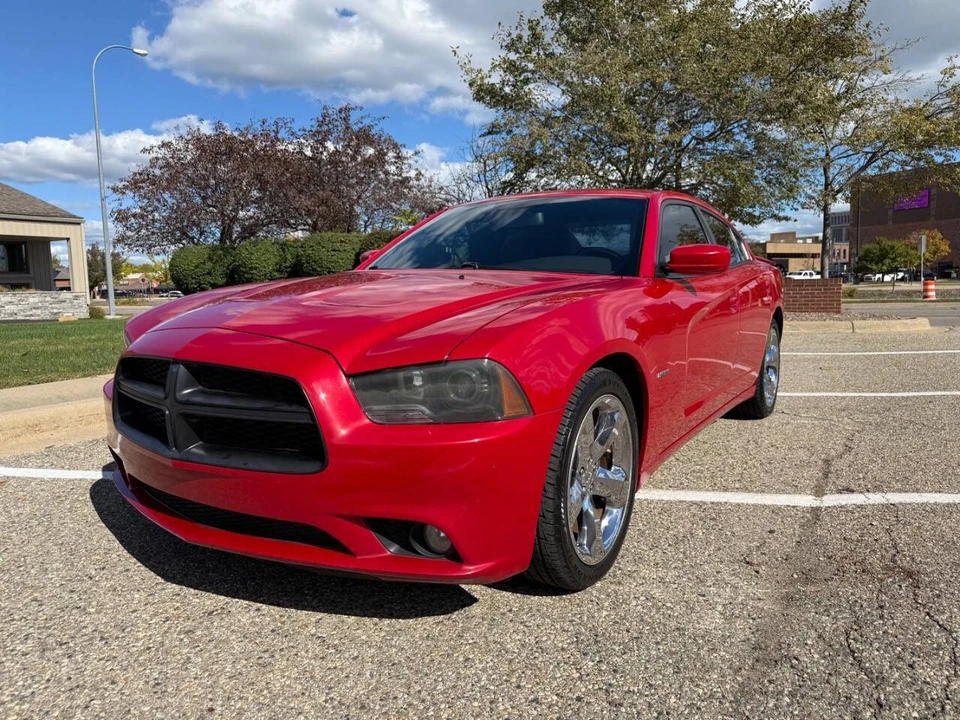 2012 Dodge Charger 7th Gen - Image 3 of 31