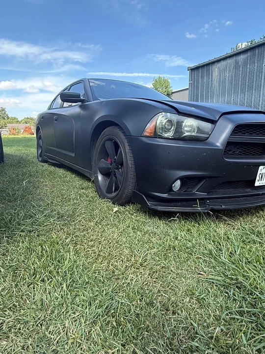 2012 Dodge Charger 7th Gen - Image 2 of 12