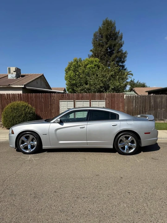 2012 Dodge Charger 7th Gen - Image 2 of 15