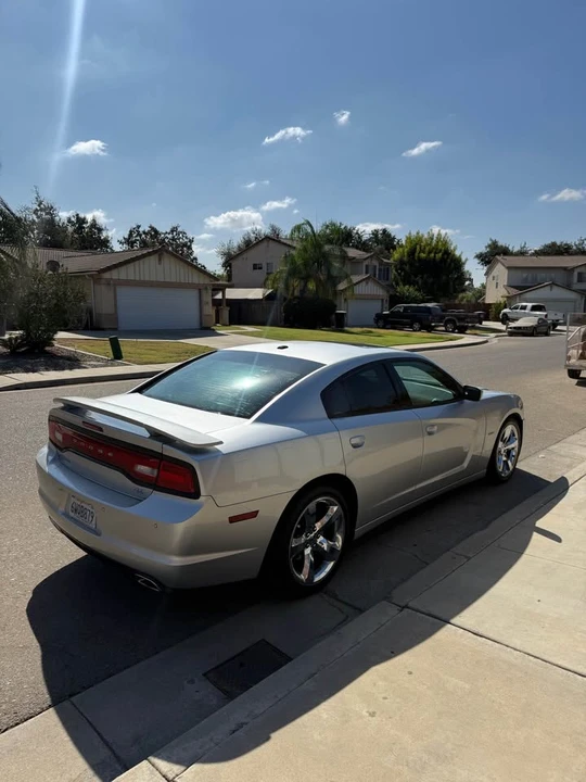 2012 Dodge Charger 7th Gen - Image 5 of 15