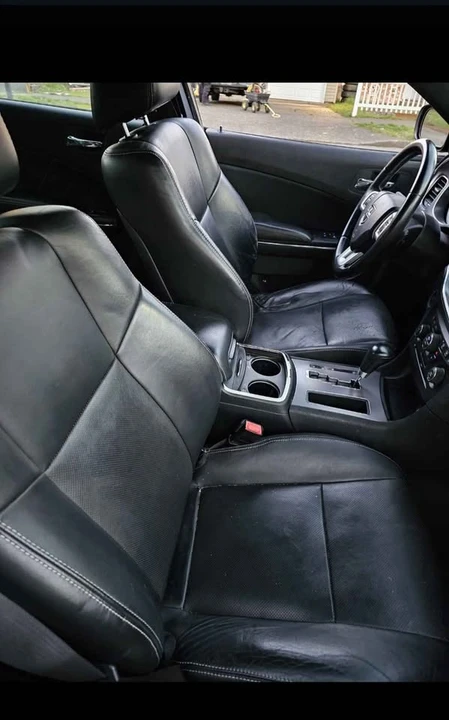 2012 Dodge Charger 7th Gen - Image 5 of 10