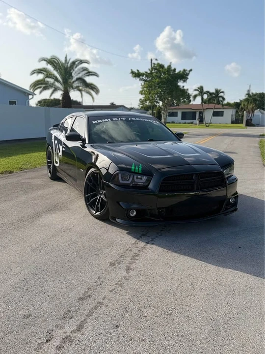 2012 Dodge Charger 7th Gen - Image 2 of 7