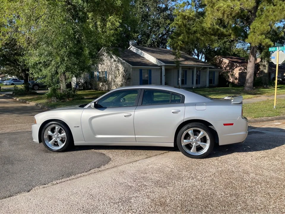 2012 Dodge Charger 7th Gen - Image 2 of 15