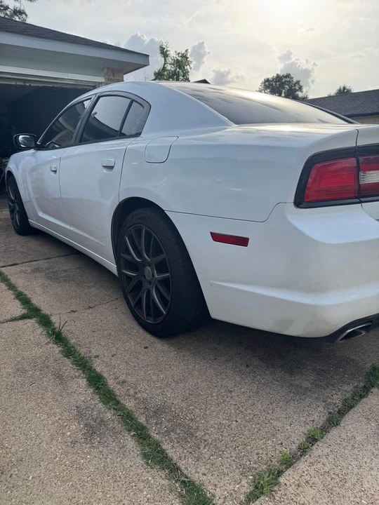 2012 Dodge Charger 7th Gen - Image 6 of 13