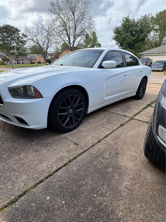2012 Dodge Charger 7th Gen - Image 4 of 13